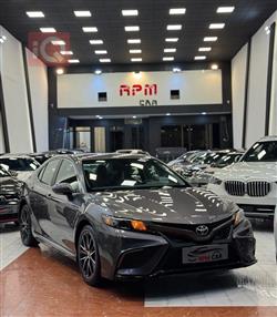 تۆیۆتا کامری